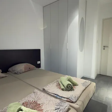 Daire Square 02 - 2 Min To Macedonia Square, Free Parking *