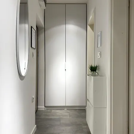 Square 02 - 2 Min To Macedonia Square, Free Parking Daire *